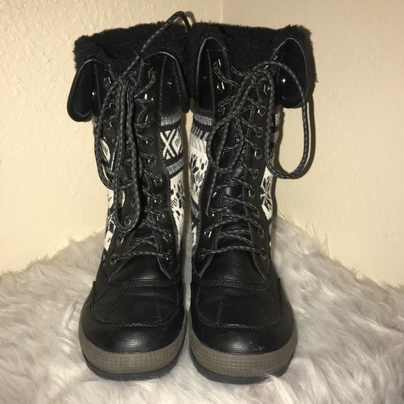 Water Resistant Snow Boots - Picture 2 of 5